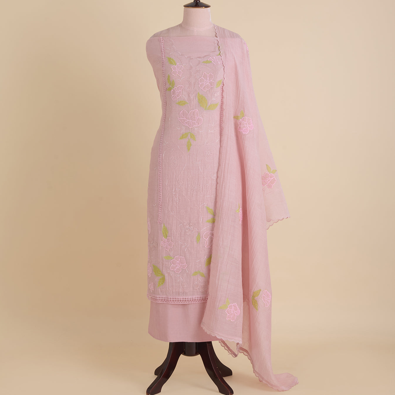 Light Pink Fine Chanderi Thread & Sequin Applique Embroidered Kurta Set