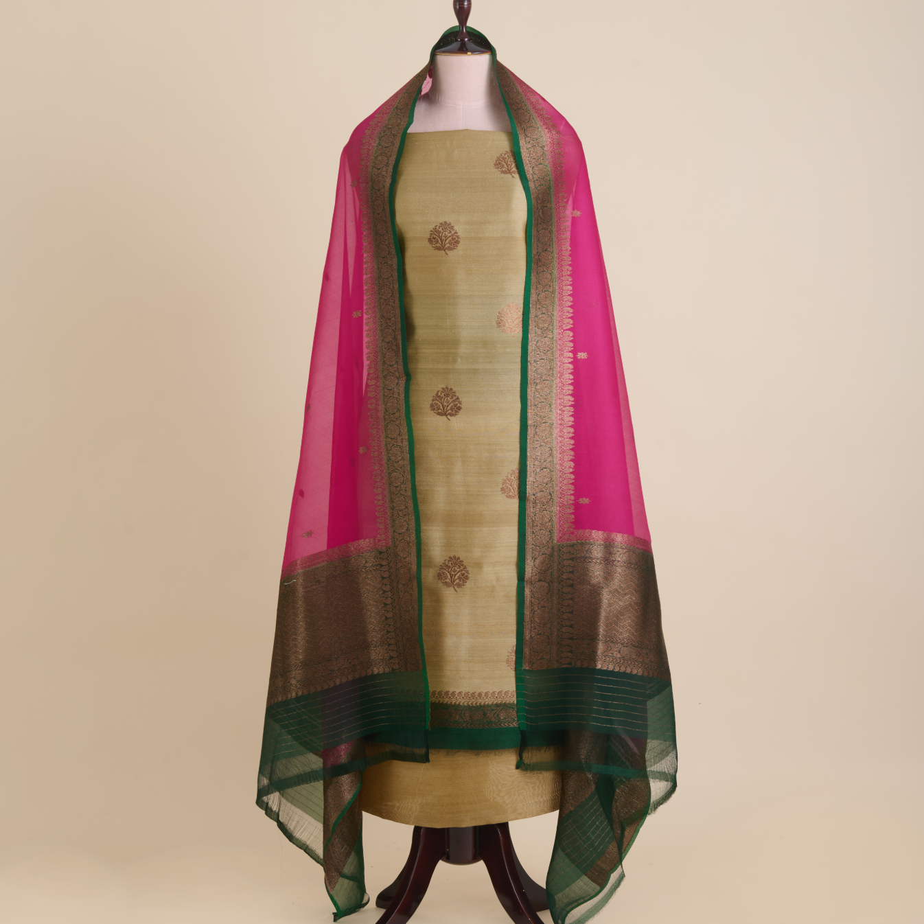 Tussar Gicha Hand Woven Kurta Set with Pink Organza Dupatta