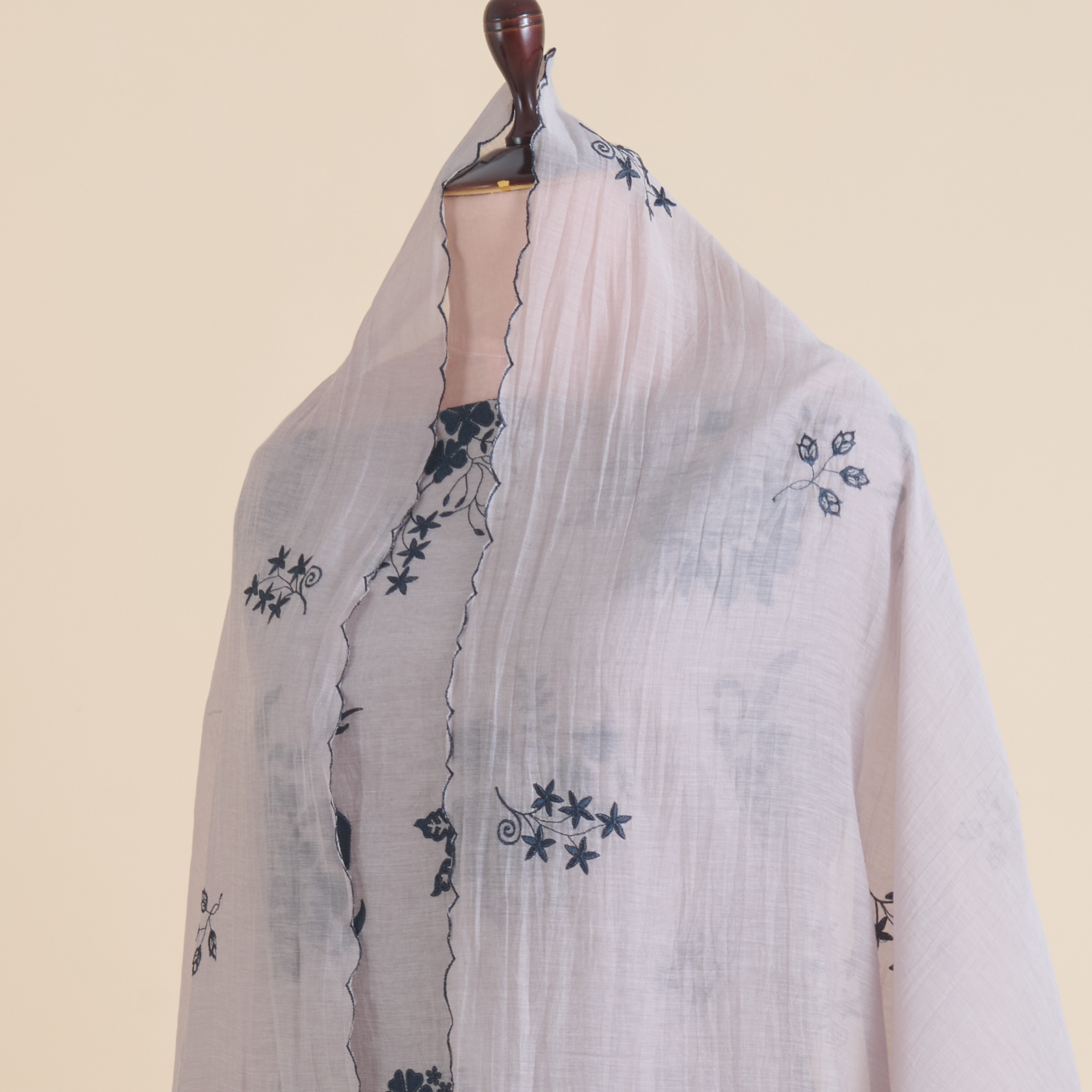 Dusty Mauve Fine Chanderi Thread Embroidered Kurta Set