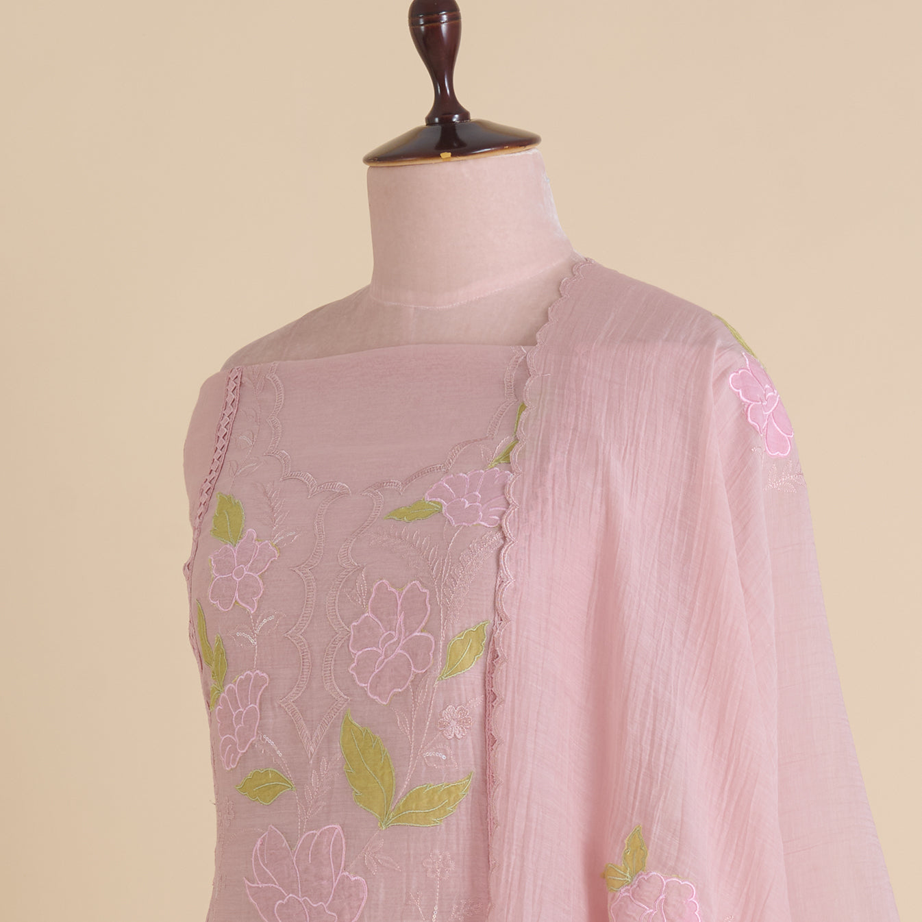 Light Pink Fine Chanderi Thread & Sequin Applique Embroidered Kurta Set
